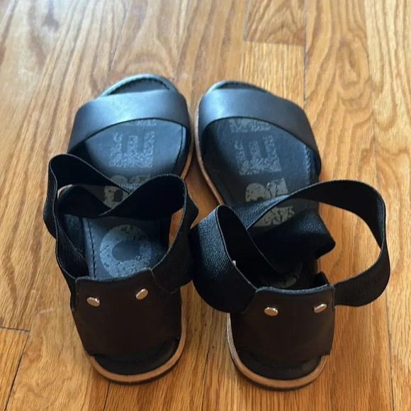 Sorel 7.5 slip on Ella Flat sandals black NWOT excellent cond new without tags - Picture 3 of 5